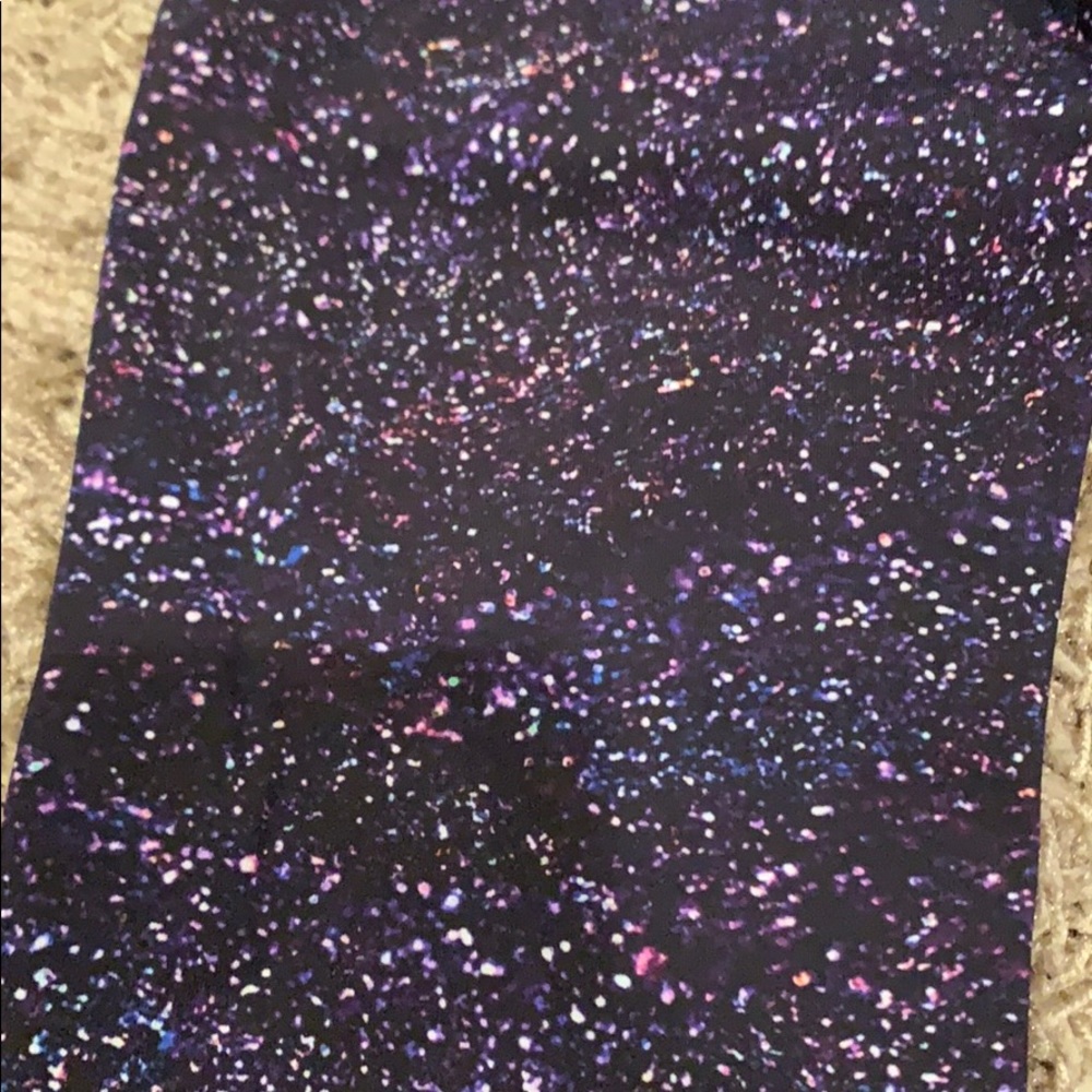 Lululemon legging size 4 never worn! - Picture 2 of 6